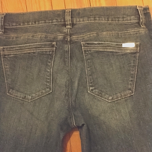 woman's white house skimmer 4 Jeans - Picture 4 of 5